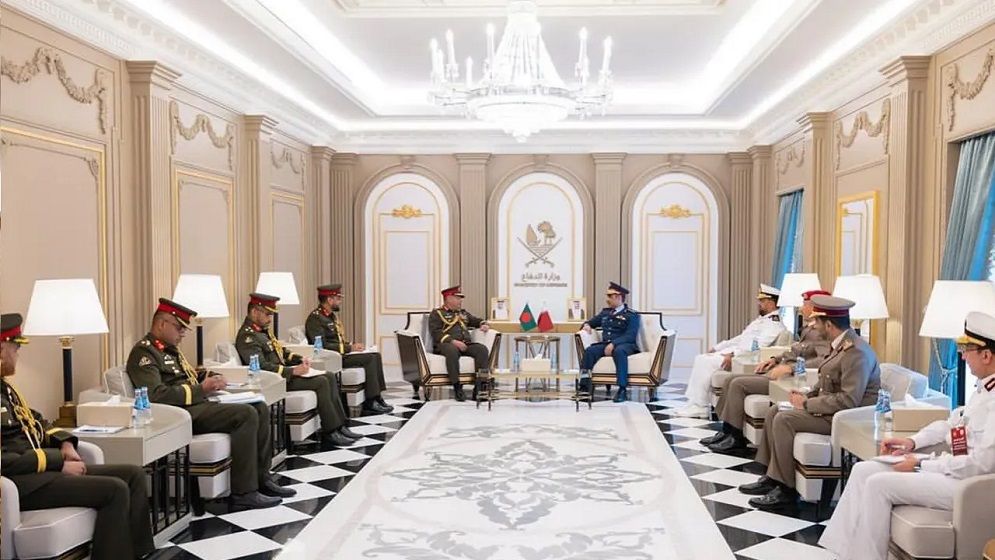 কাতারে সরকারি সফর শেষে দেশে ফিরলেন সেনাপ্রধান