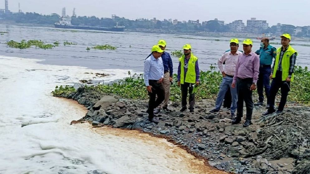 শ্যামনগর কদমতলী শিল্প এলাকায় পরিবেশ অধিদপ্তরের যৌথ অভিযান