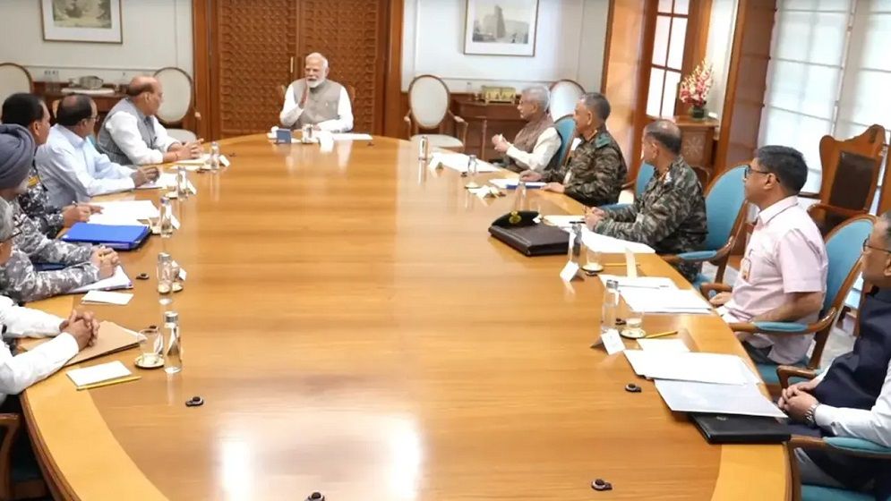 উচ্চপর্যায়ের নিরাপত্তা বৈঠকে বসেছেন ভারতের প্রধানমন্ত্রী নরেন্দ্র মোদি