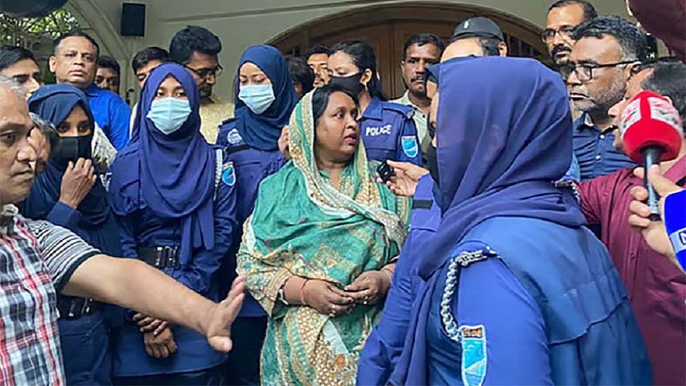 আরও দুই মামলায় গ্রেফতার দেখানো হলো সাবেক মেয়র আইভীকে