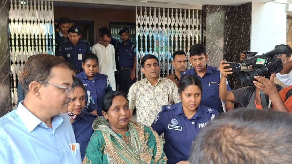 হত্যা মামলায় গ্রেপ্তার দেখিয়ে আইভীকে কারাগারে পাঠানো হলো