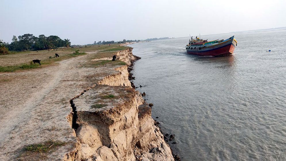 যমুনার ভাঙনে বিলীন ৯ গ্রাম, নিঃস্ব শত শত পরিবার