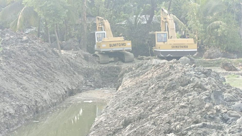তুলাতুলি খাল খননে দখলদারদের বাধা, জলাবদ্ধতার শঙ্কায় হাজারো পরিবার