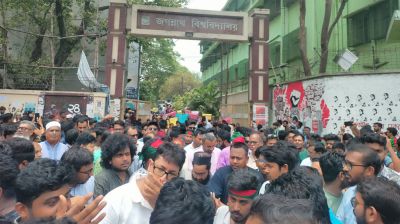 আবাসন ও বাজেট দাবিতে যমুনা অভিমুখে পদযাত্রা শুরু জবি শিক্ষার্থীদের