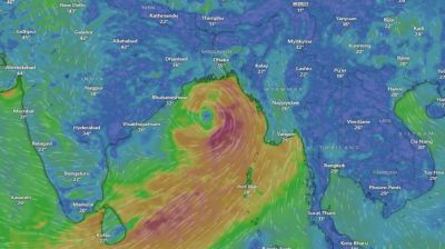 সাগরে নিম্নচাপটি কোন বন্দর থেকে কত দূরে