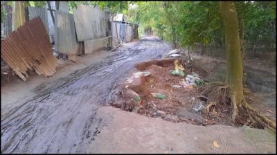 সড়ক যেন মরণ ফাঁদ, মৃত্যুঝুঁকি নিয়ে চলছে যানবাহন