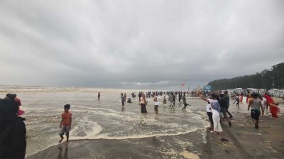 কক্সবাজার  উপকূলজুড়ে সাগরের আগ্রাসন