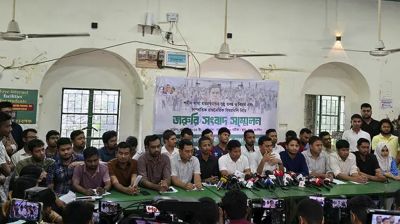 ভিসি ও প্রক্টরের পদত্যাগ দাবিতে অনড় ঢাবি ছাত্রদল