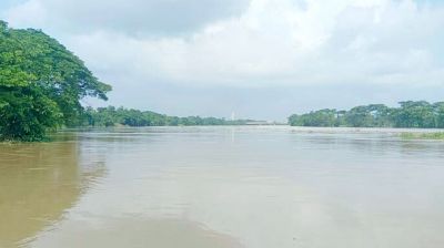 অভ্যন্তরীণ রুটের লঞ্চ চলাচল বন্ধ, নদ-নদীর পানি বিপৎসীমার ওপরে