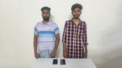 বগুড়ায় দর্শনার্থীদের মারধর করে ছিনতাই, দুই যুবক গ্রেপ্তার