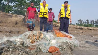 ০৭ দিনব্যাপী নৌ পুলিশের অভিযান, বিপুল পরিমাণ অবৈধ জাল-মাছ-মাছের পোনা উদ্ধারসহ আটক ৪০১