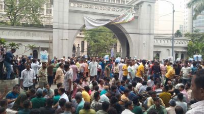 ইশরাকের শপথ দাবিতে টানা চতুর্থ দিন নগরভবনের সামনে বিক্ষোভ