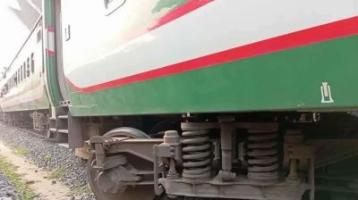 রাজশাহীতে বনলতা এক্সপ্রেস ট্রেন লাইনচ্যুত, ট্রেন চলাচল বন্ধ