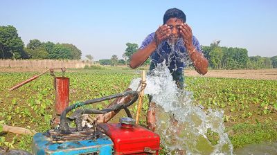 তীব্র তাপপ্রবাহে পুড়ছে রাজশাহী-চুয়াডাঙ্গা