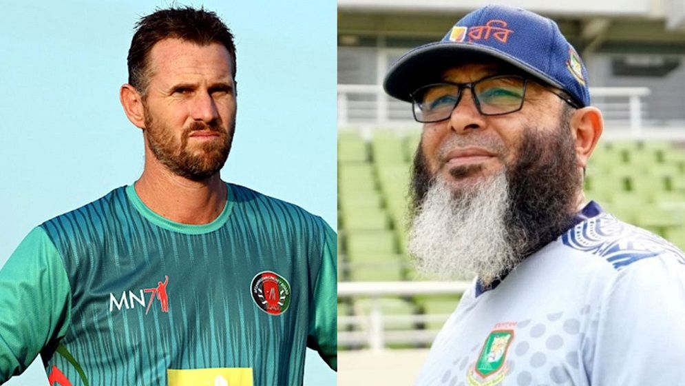 বাংলাদেশ দলের সঙ্গে লাহোরে যোগ দিলেন শন টেইট ও মুশতাক আহমেদ