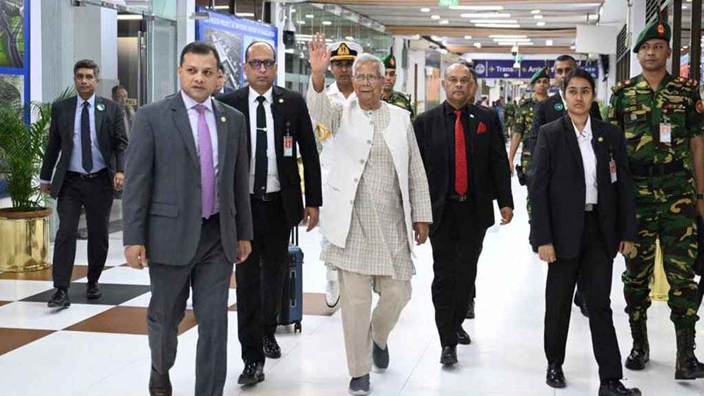 জাপান পৌঁছেছেন প্রধান উপদেষ্টা