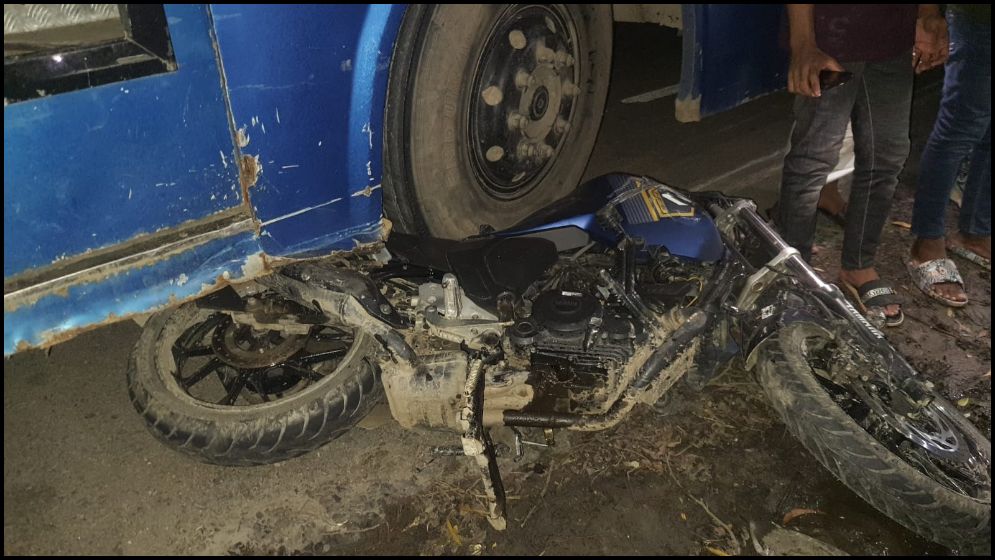 পরিবহনের চাঁকায় পৃষ্ট হয়ে বিএম কলেজের ছাত্র নিহত