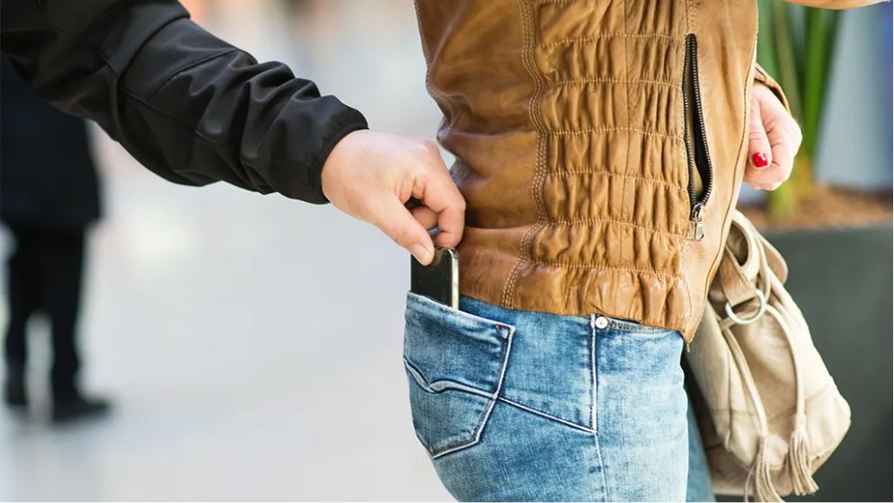 নাম তার চোরাই কামাল