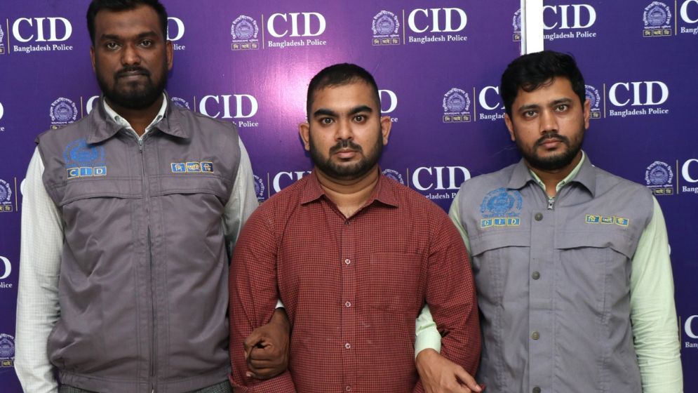 চট্টগ্রাম বন্দরের ৫০ কোটি টাকা স্টোর রেন্ট ফাঁকির হোতা গ্রেপ্তার