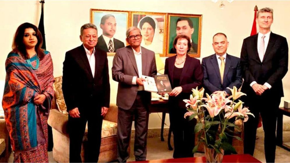 মার্কিন রাষ্ট্রদূত বিএনপির রাজনৈতিক কার্যালয়ে