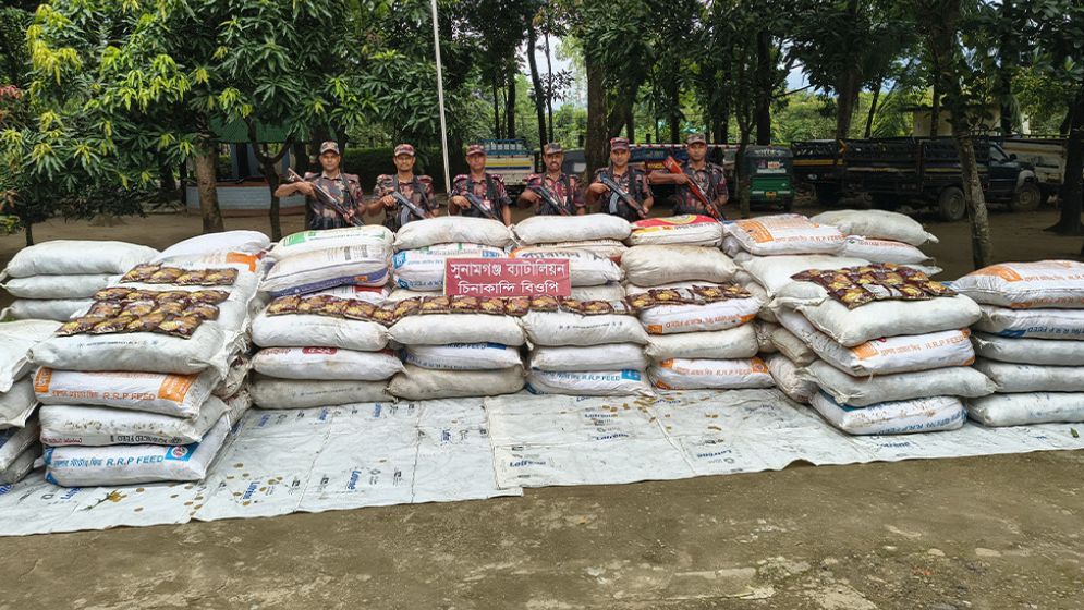 সুনামগঞ্জে ৫৪ লাখ টাকার ভারতীয় ফুচকা জব্দ