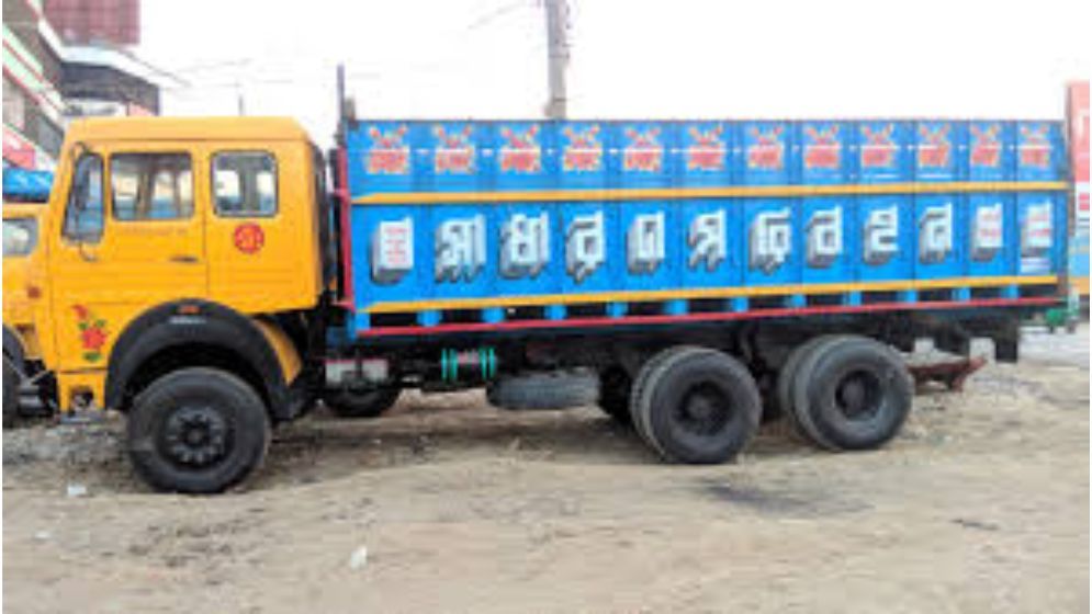 বগুড়ায় ট্রাকের ধাক্কায় অটোভ্যান চালক নিহত