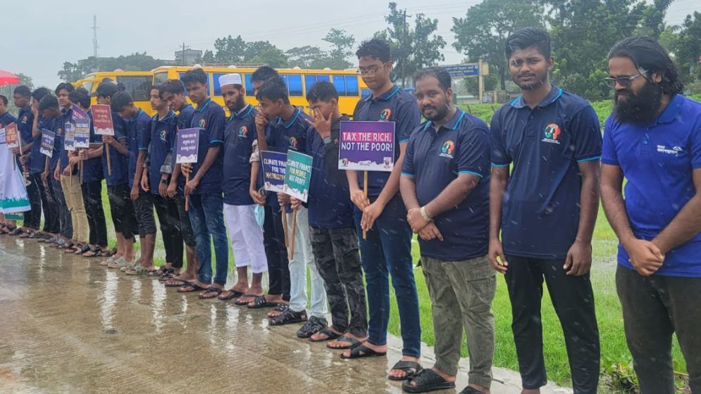 ঋণ বাতিল করে জলবায়ু অর্থায়নের দাবি কলাপাড়ায়