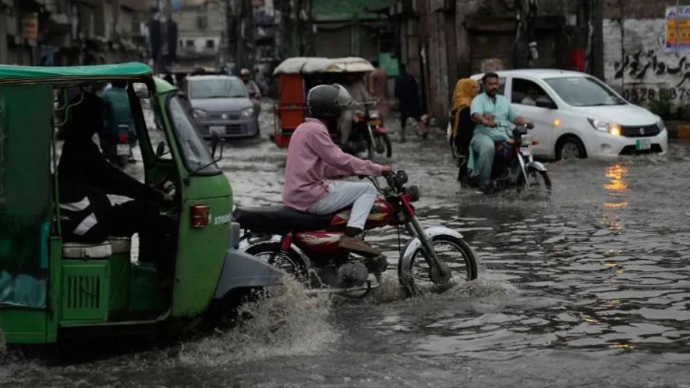 পাকিস্তানে বন্যায় ৪৫ জনের মৃত্যু