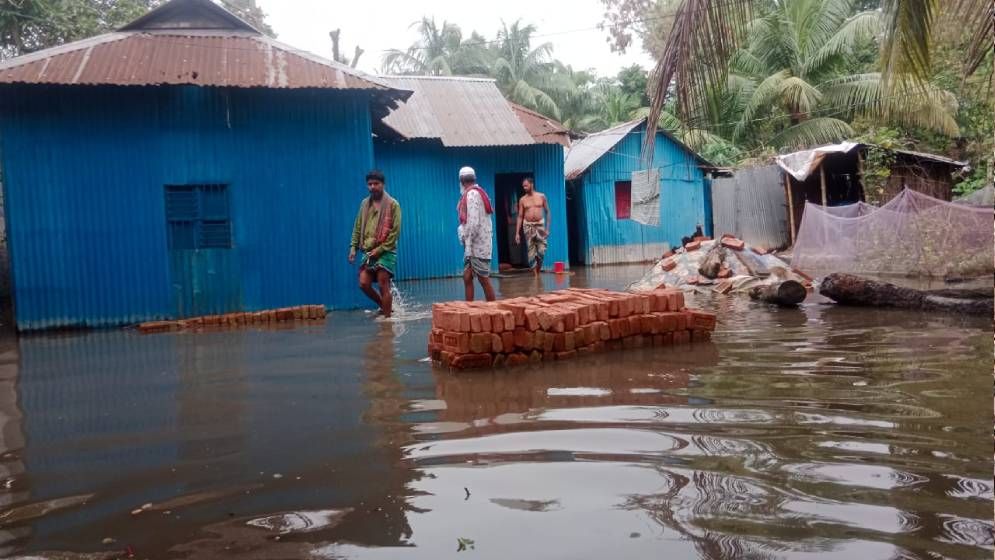 রূপগঞ্জে টানা বৃষ্টিতে ৭ গ্রামের ২০ হাজার মানুষ পানিবন্দী