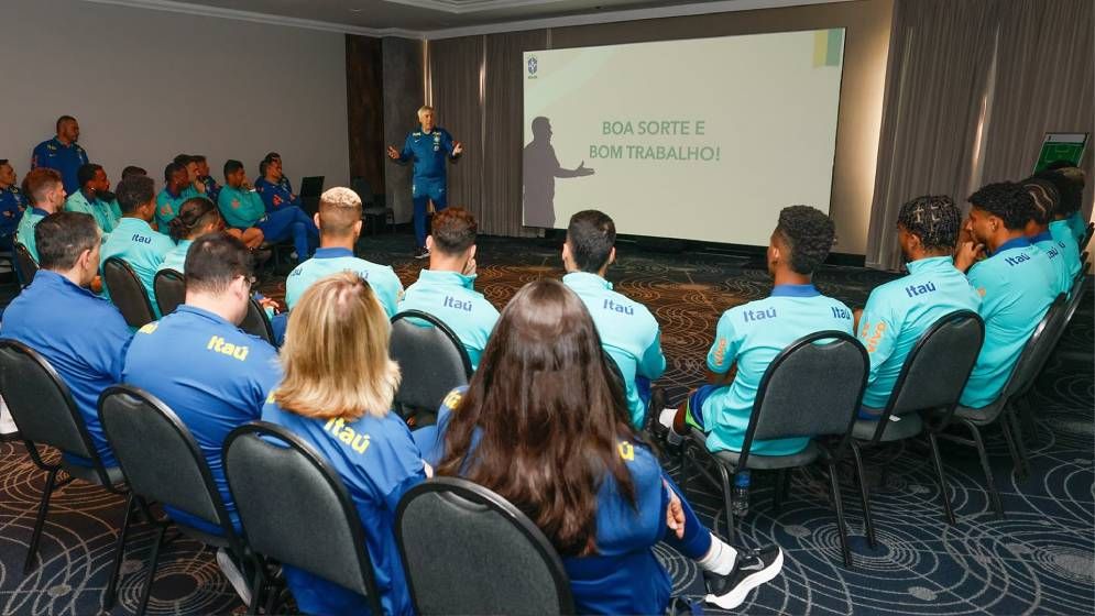 আনচেলত্তির অধীনে শুরু হলো ব্রাজিল দলের অনুশীলন