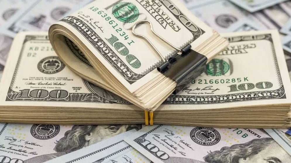 ঈদের আগে ৩ দিনে এলো ৭ হাজার ৪০০ কো‌টি টাকার রেমিট্যান্স