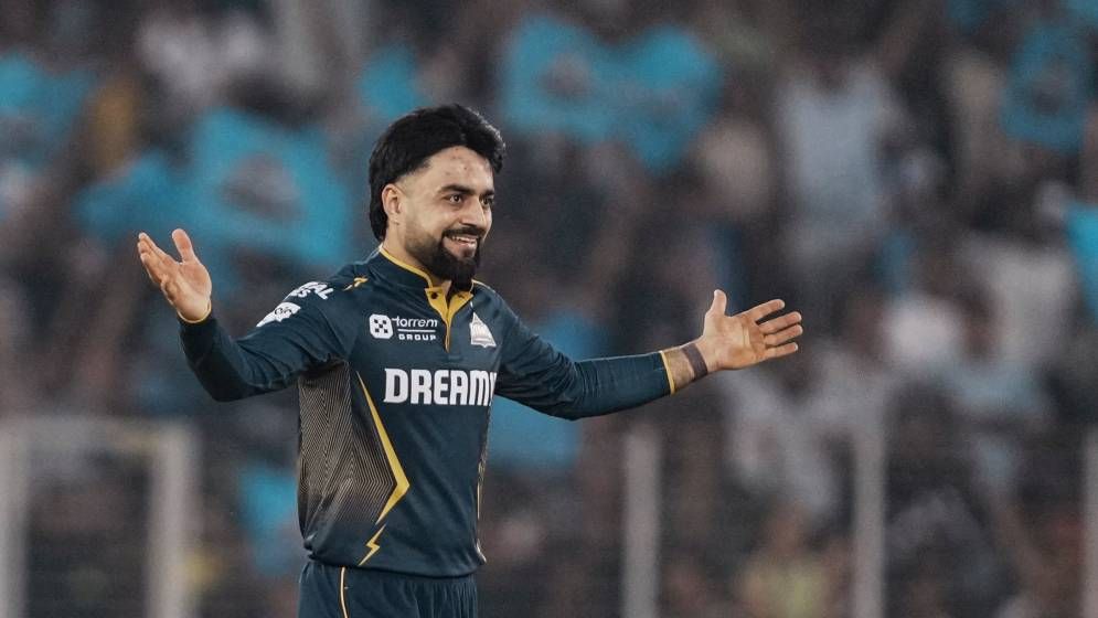 ক্রিকেট থেকে বিরতি নিলেন রশিদ খান