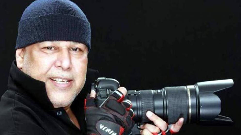 ফুলেল শ্রদ্ধায় চঞ্চল মাহমুদকে বিদায়