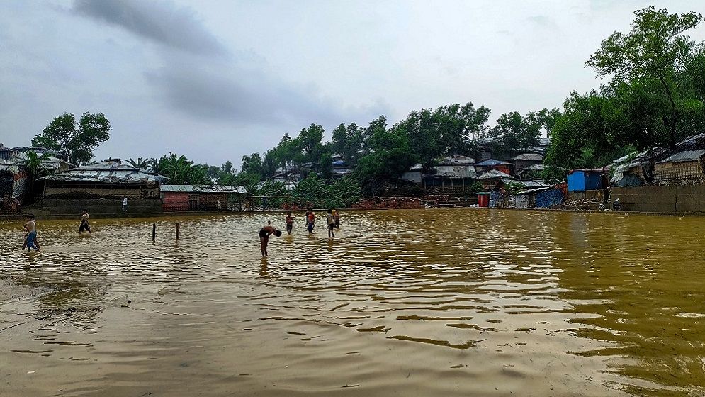 ভারী বৃষ্টিতে রোহিঙ্গা ক্যাম্পের ৫৩ স্থানে ভূমিধস, ১৪ শত বসতি ক্ষতিগ্রস্ত