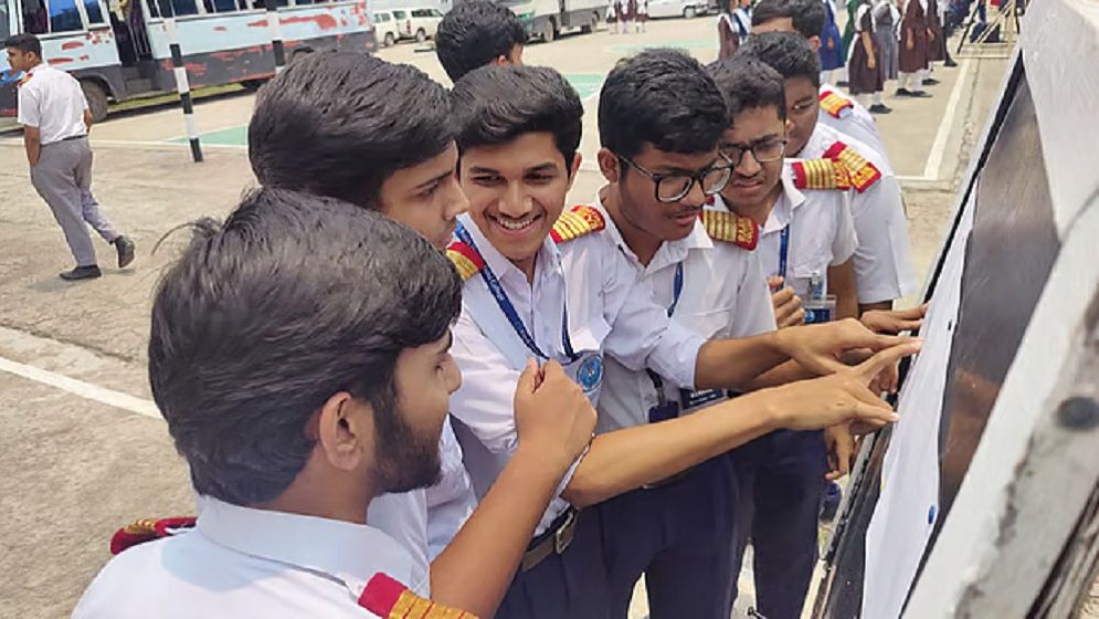 এসএসসি ও সমমানের ফল প্রকাশের সম্ভাব্য তারিখ ঘোষণা