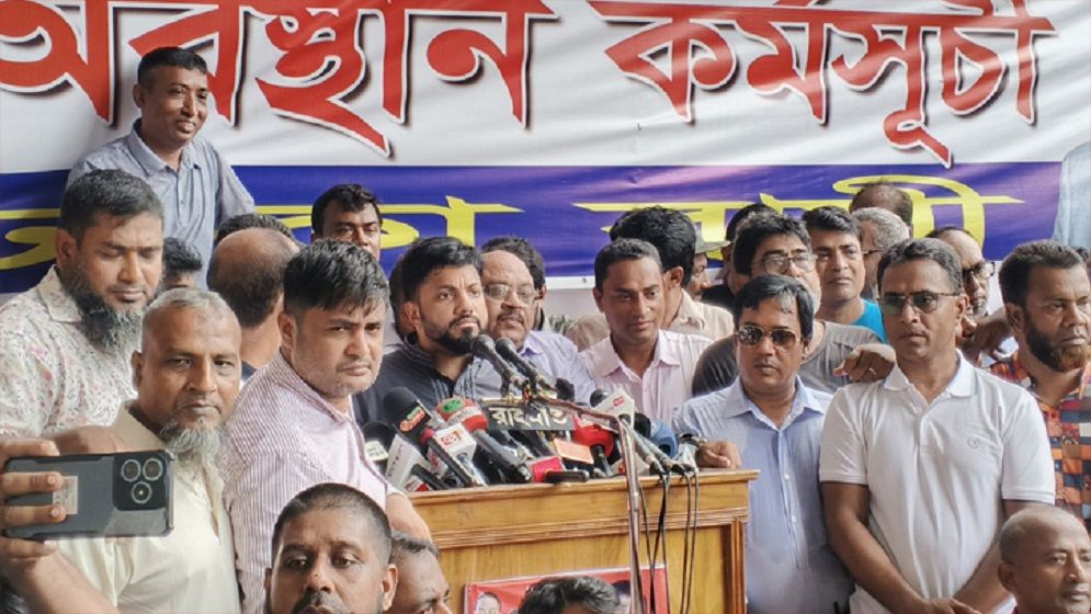 ইশরাক হোসেনের শপথ পড়ানোর দাবিতে আন্দোলন চলবে, তবে চালু থাকবে নাগরিক সেবা