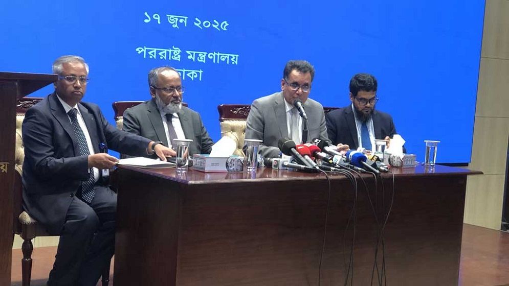 তেহরানে বাংলাদেশ দূতাবাসের কর্মকর্তা ও নাগরিকদের সরিয়ে নিচ্ছে সরকার