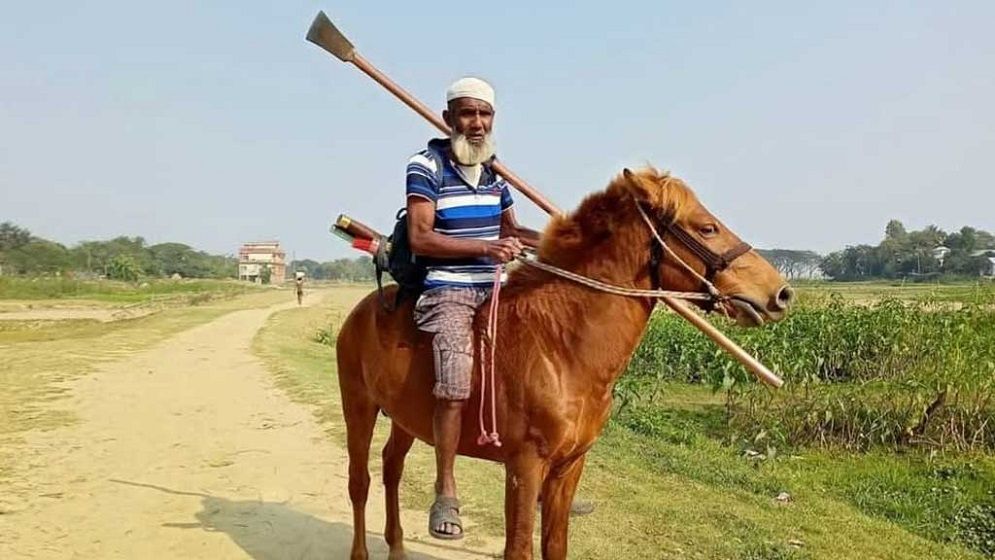 মারা গেছেন গোরখোদক মনু মিয়া