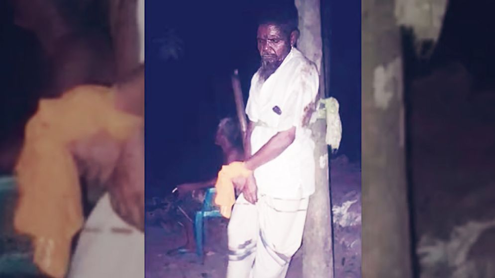 ঘটকালি : বগুড়ায় উপহার দেওয়ার কথা বলে বাড়িতে ডেকে গাছে বেঁধে মারধর