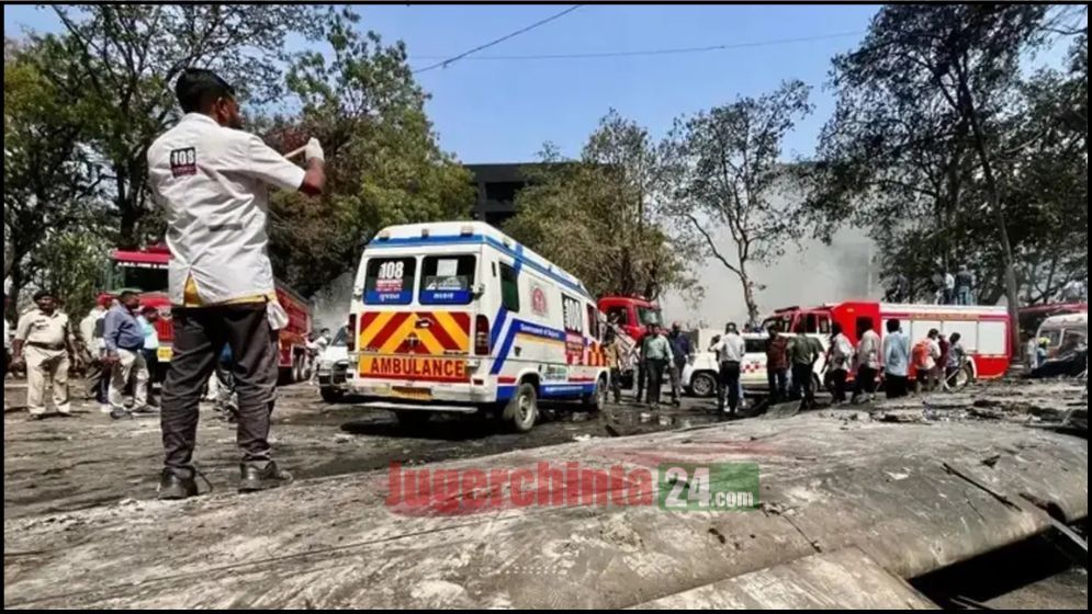 ভারতে বিমান দুর্ঘটনায় কেউ বেঁচে নেই আশঙ্কা পুলিশের