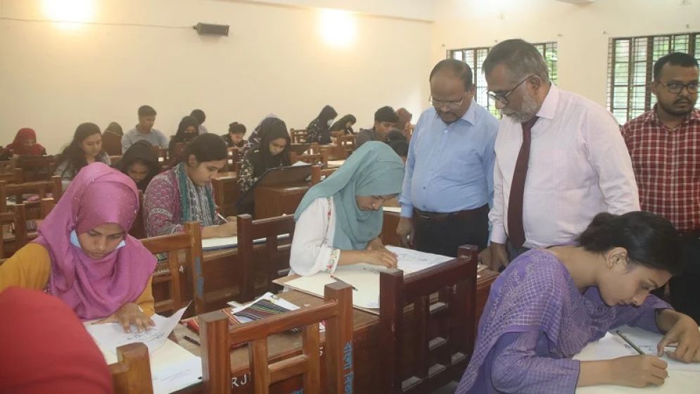 ইবির চারুকলা বিভাগে ভর্তির ব্যবহারিক পরীক্ষা অনুষ্ঠিত
