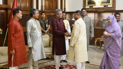 রাষ্ট্রপতির সাথে সেনাপ্রধানের সস্ত্রীক ঈদ শুভেচ্ছা বিনিময়