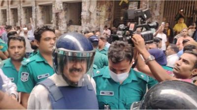 রিমাণ্ড শেষে শাজাহান খান সাংবাদিকদের বললেন আমি ভাল আছি