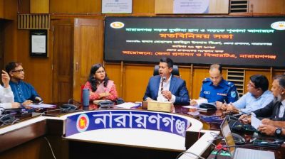 ড্রাইভার ও হেল্পারদের আলাদা পোশাকের ব্যবস্থা নারায়ণগঞ্জ জেলা প্রশাসকের