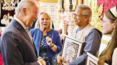 ‘কিংস চার্লস হারমনি অ্যাওয়ার্ড’ গ্রহণ করলেন প্রধান উপদেষ্টা