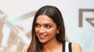 একের পর এক সিনেমা থেকে বাদ পড়ছেন দীপিকা