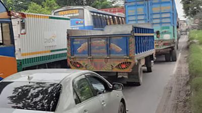 ২০ কিলোমিটারজুড়ে যানজট