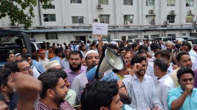 ফের সচিবালয়ে বিক্ষোভ চাকরি অধ্যাদেশ বাতিল দাবিতে