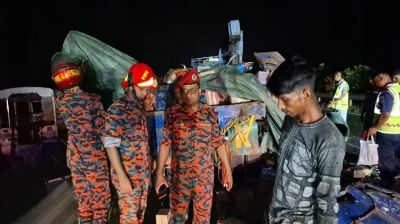 ঢাকা-মাওয়া এক্সপ্রেসওয়ে : ট্রাকের পেছনে বাসের ধাক্কা, নিহত ৪