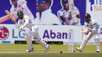 দিনের শুরুতেই ফিরলেন লিটন